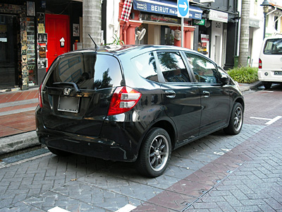 シンガポールの HONDA FIT 特集1