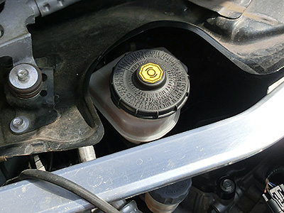 HONDA FIT RS GE8 5MT TYPE R ブレーキフルードの交換 - WAKOS ブレーキフルード DOT4 5