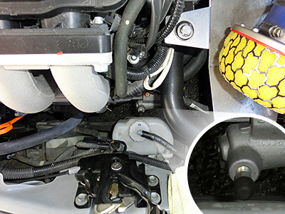 HONDA FIT RS GE8 5MT TYPE R クラッチフルードの交換 - WAKOS ブレーキフルード DOT4 5