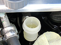 HONDA FIT RS GE8 5MT TYPE R クラッチフルードの交換 - WAKOS ブレーキフルード DOT4