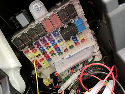 HONDA FIT RS GE8 5MT TYPE R ネオン管フットライトの取り付け4