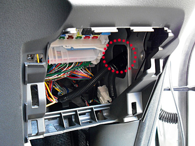 HONDA FIT RS GE8 5MT TYPE R LEDフォグリング(2) 室内への配線引き込み4