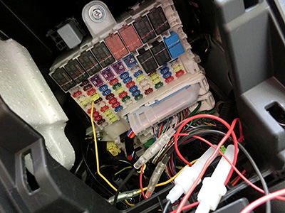 HONDA FIT RS GE8 5MT TYPE R LEDフォグリング(2) 室内への配線引き込み7